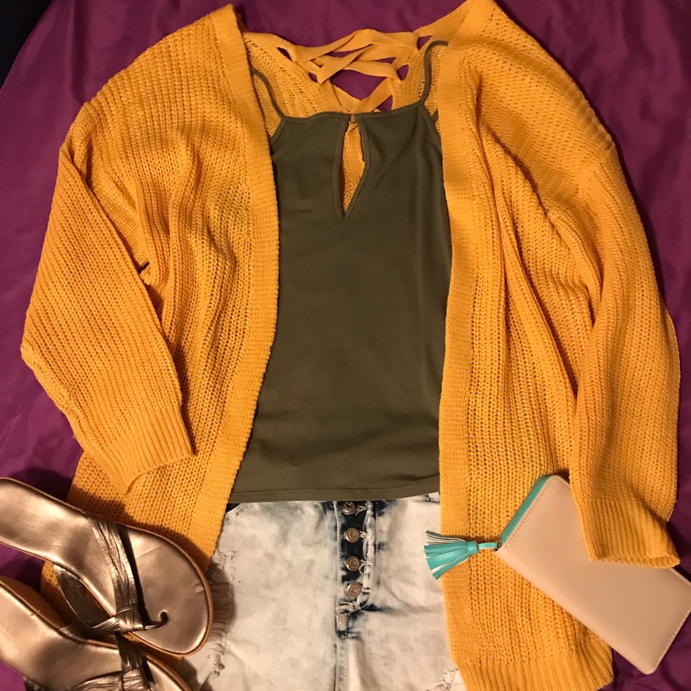 American Eagle keyhole halter top